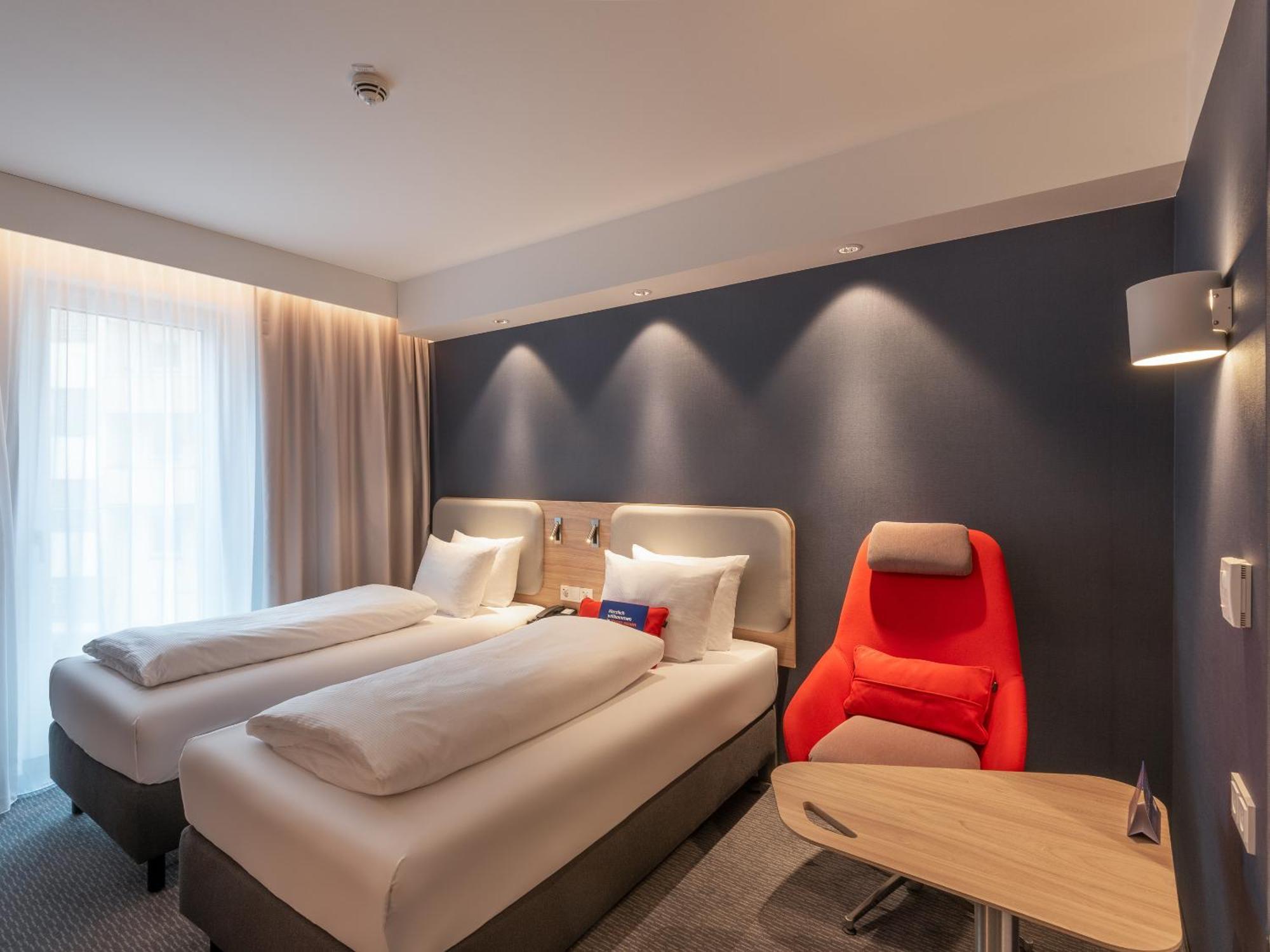 Holiday Inn Express Heilbronn By Ihg Exterior foto
