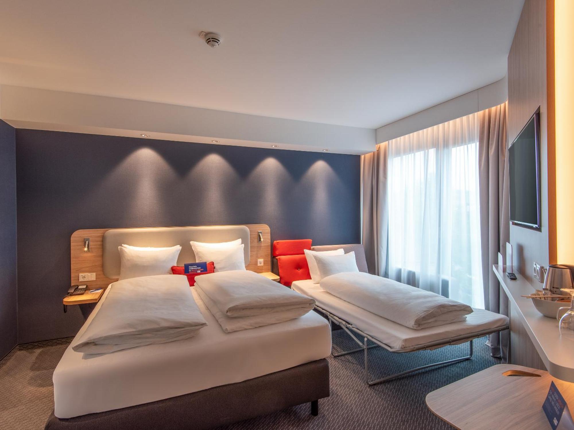 Holiday Inn Express Heilbronn By Ihg Exterior foto