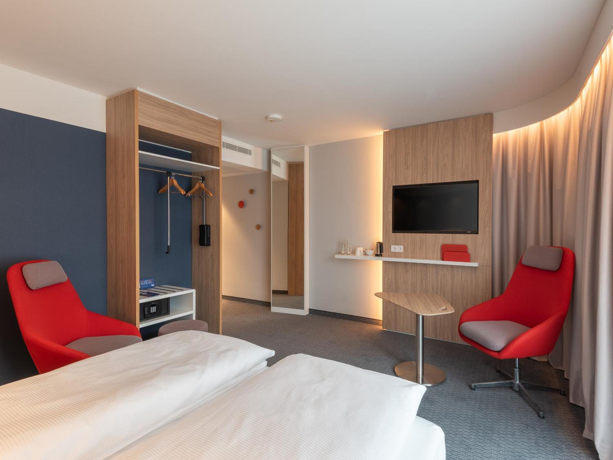 Holiday Inn Express Heilbronn By Ihg Exterior foto