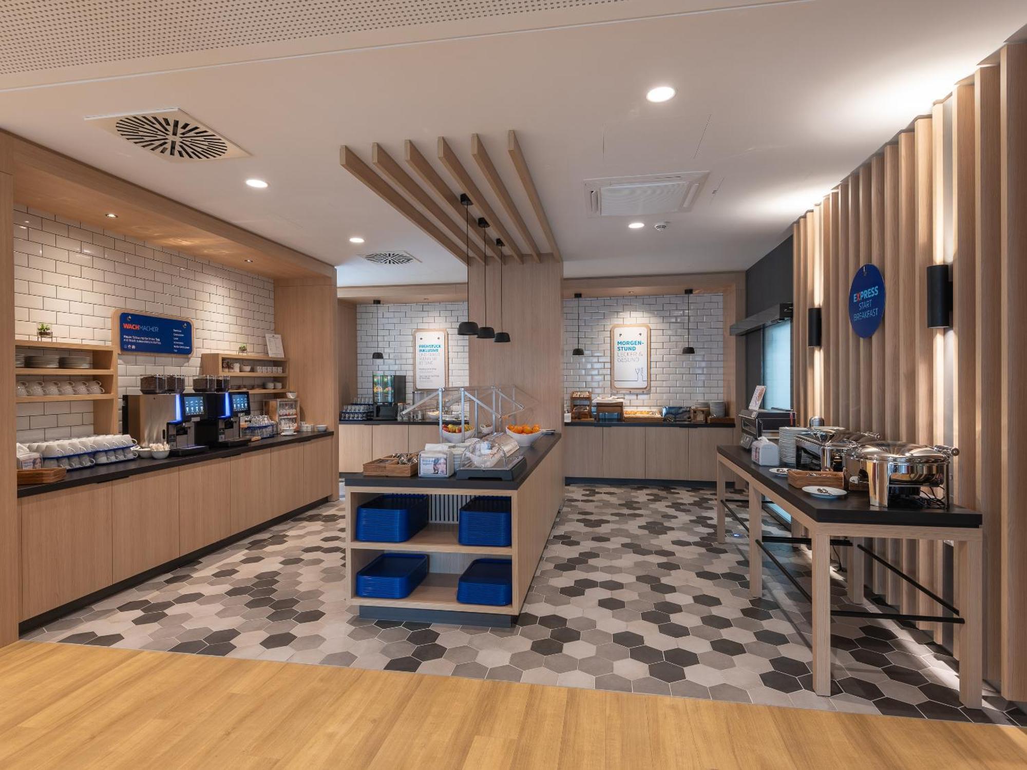 Holiday Inn Express Heilbronn By Ihg Exterior foto
