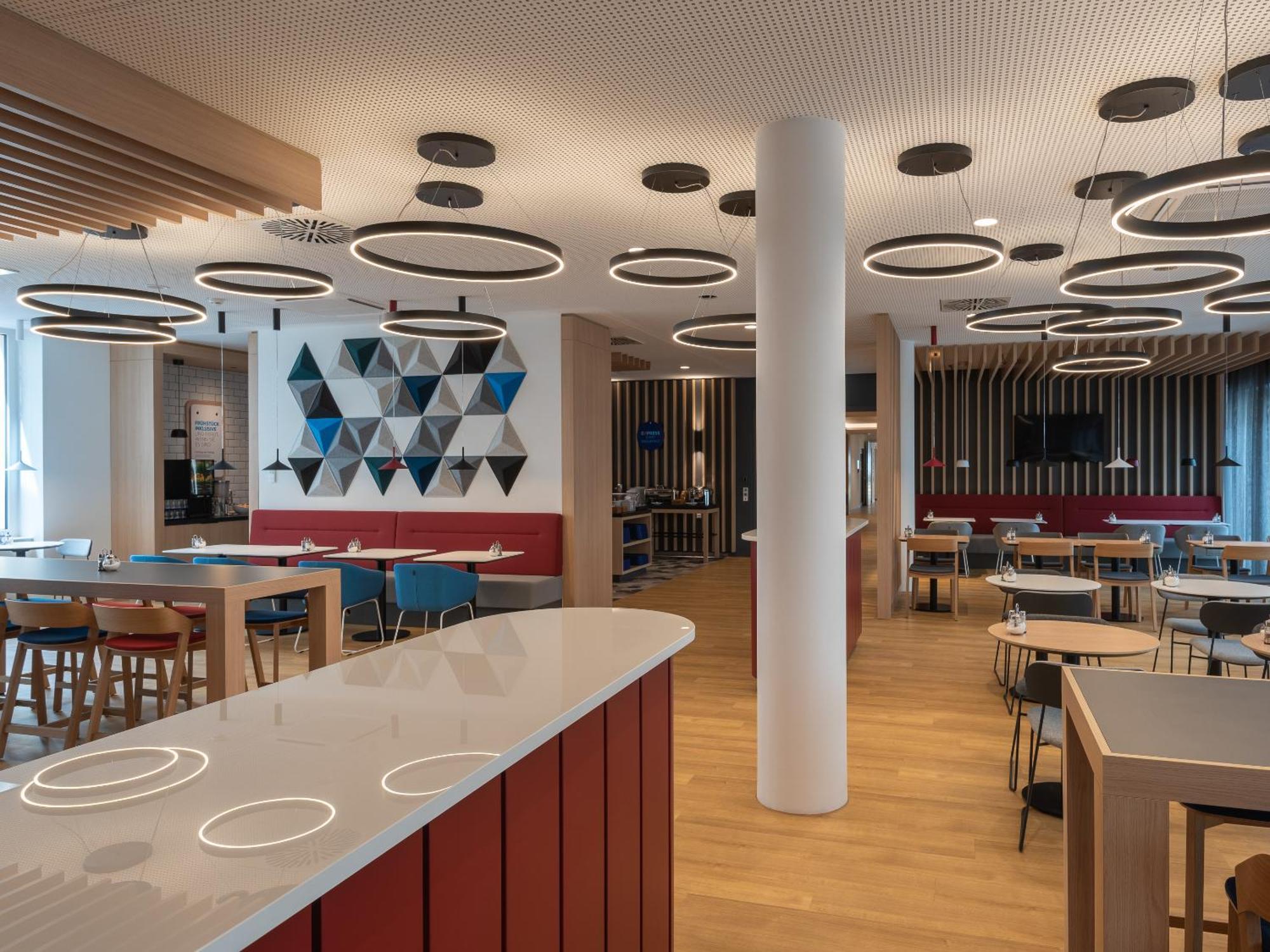 Holiday Inn Express Heilbronn By Ihg Exterior foto